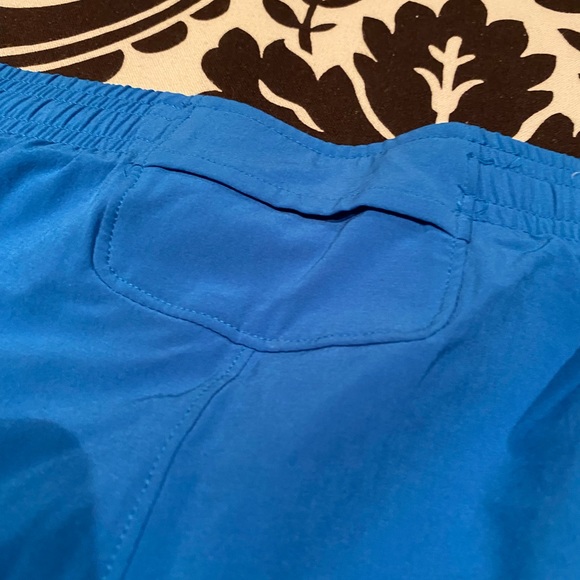 Under Armour Lined Shorts - Picture 4 of 6